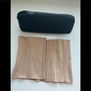 SKIMS waist trainer size M